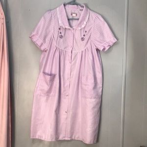 Lati Fashion duster nightgown sz L